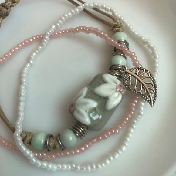 Lovely pink/white/nude tones three piece bracelets - Picture 4 of 5